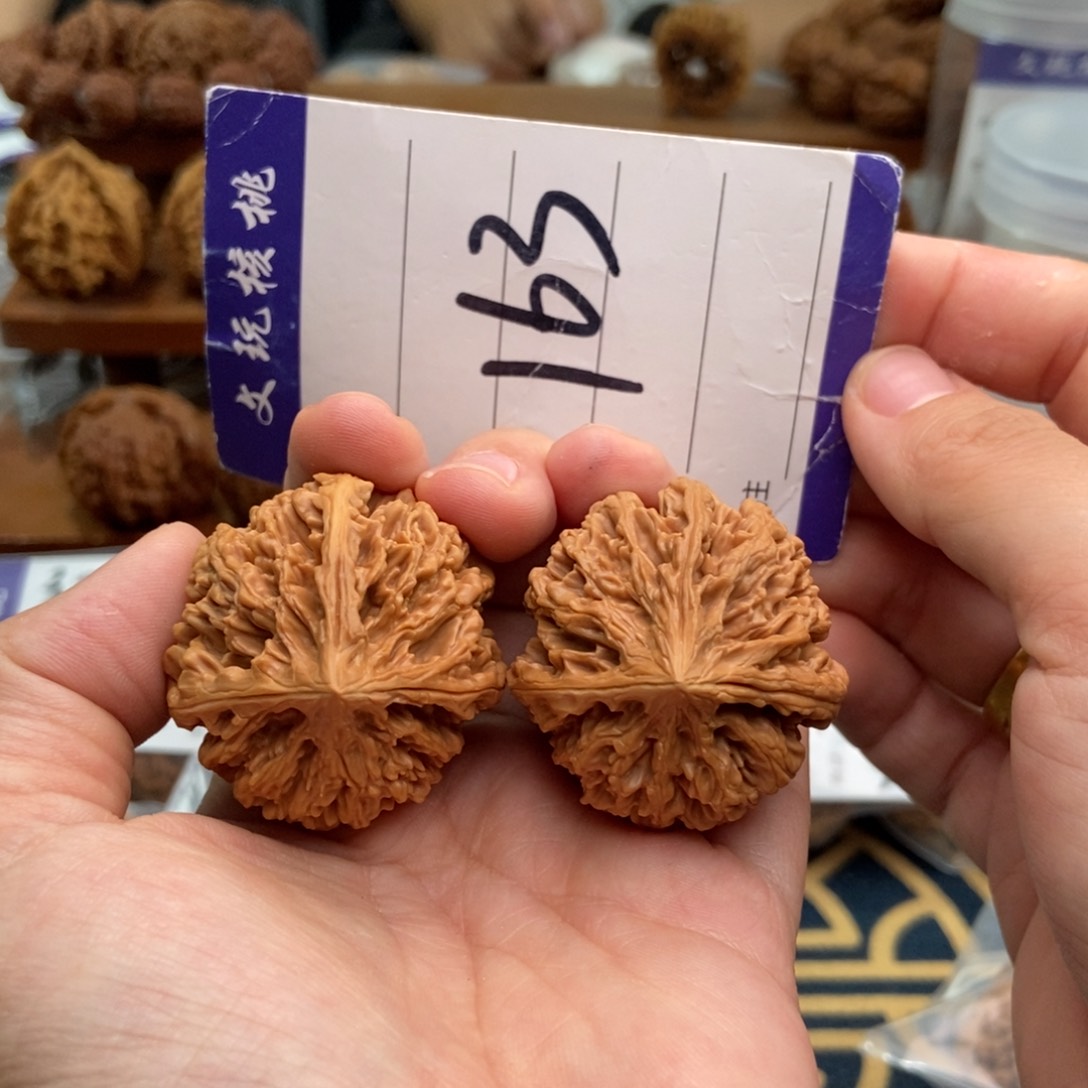 文玩核桃把件39三棱