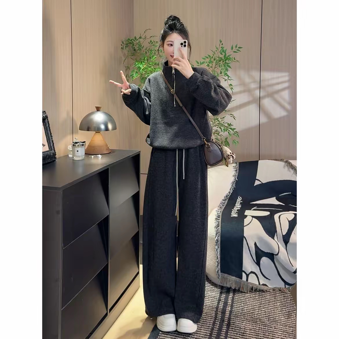 韩版秋冬新款加绒加厚高领拉链休闲外套两件套弯刀裤套装