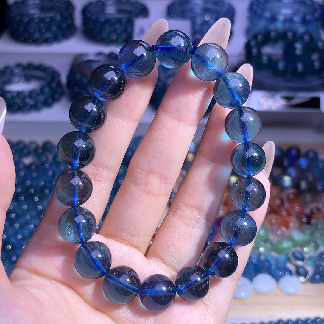 天然辰砂海蓝宝11mm收藏级鬼绿串