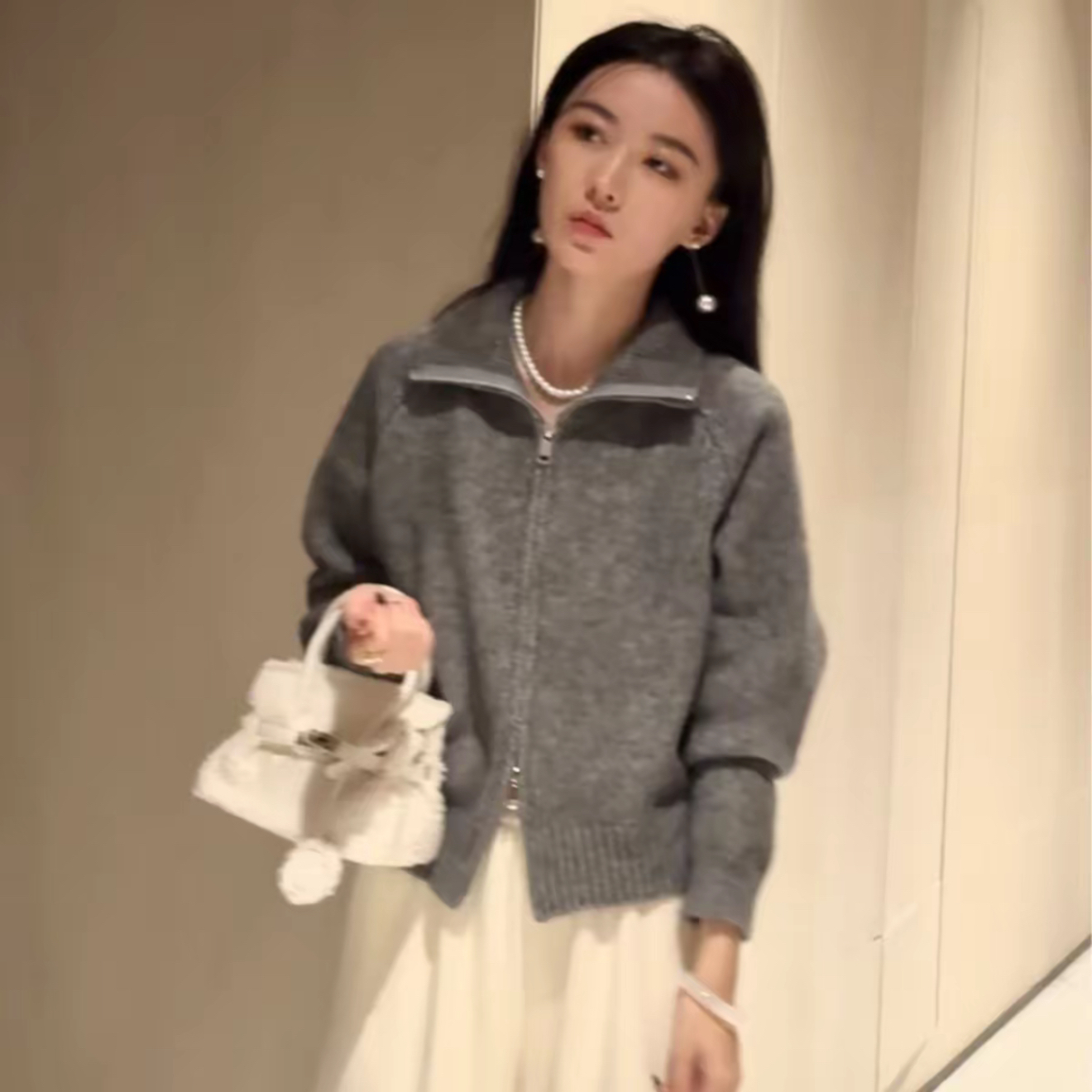 2025慵懒风毛衣外套女秋冬新款韩系简约宽松立领拉链针织开衫上衣