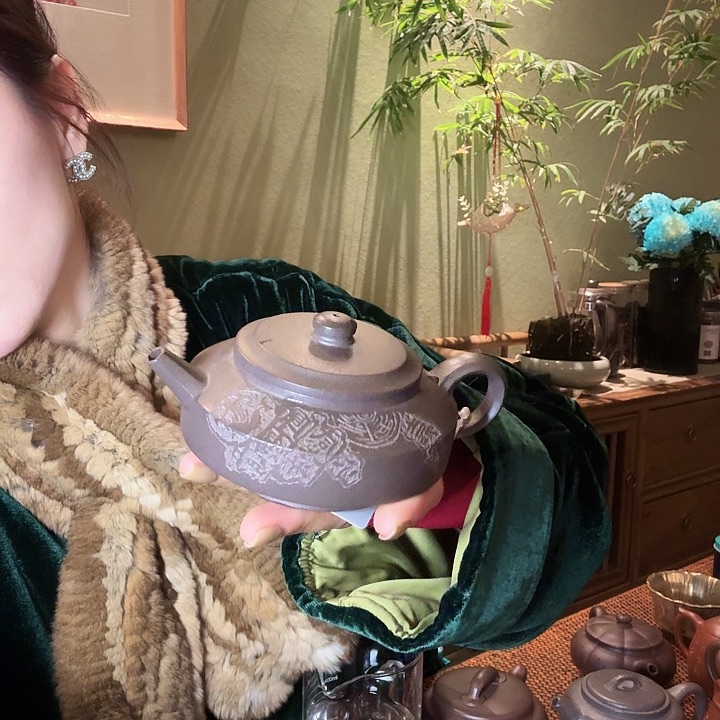 亿***卬紫砂茶壶柴烧周盘