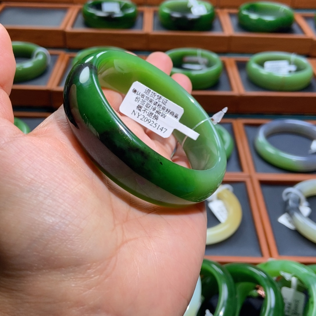 和田玉（碧玉）未镶嵌手镯俄碧红皮白加绿5758