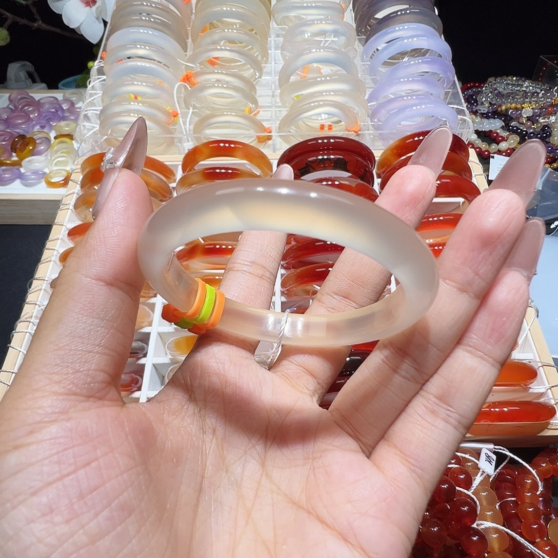 Z***e玛瑙/玉髓手镯未镶嵌