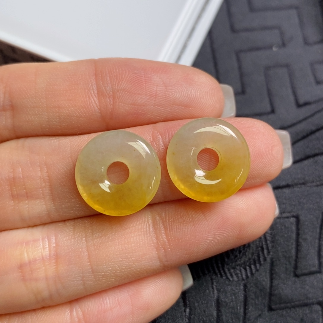 翡翠未镶嵌耳饰半山水黄翡甜甜圈