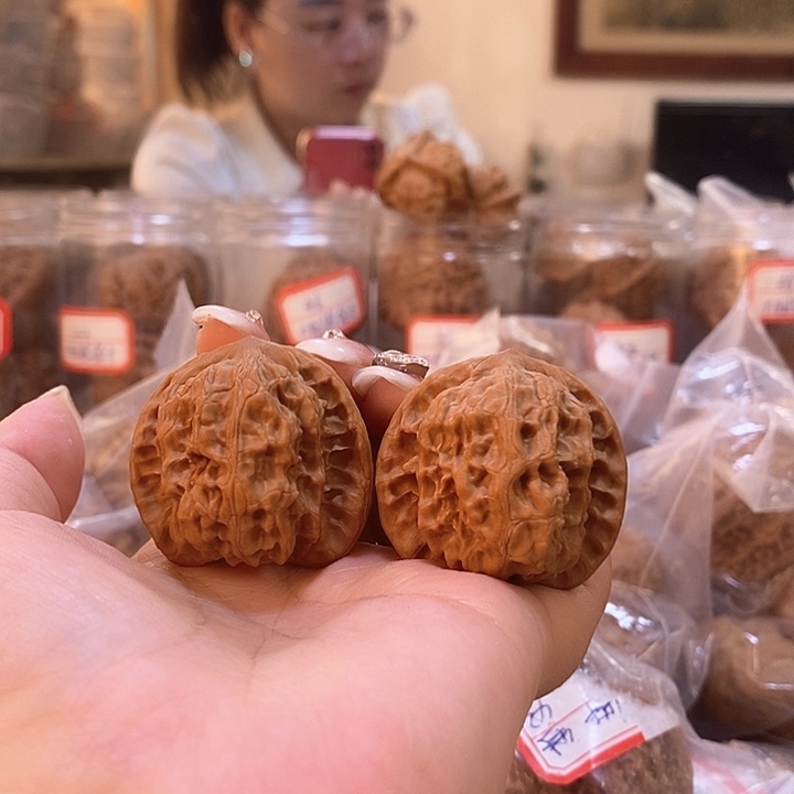 文玩核桃吊坠着*38野狼