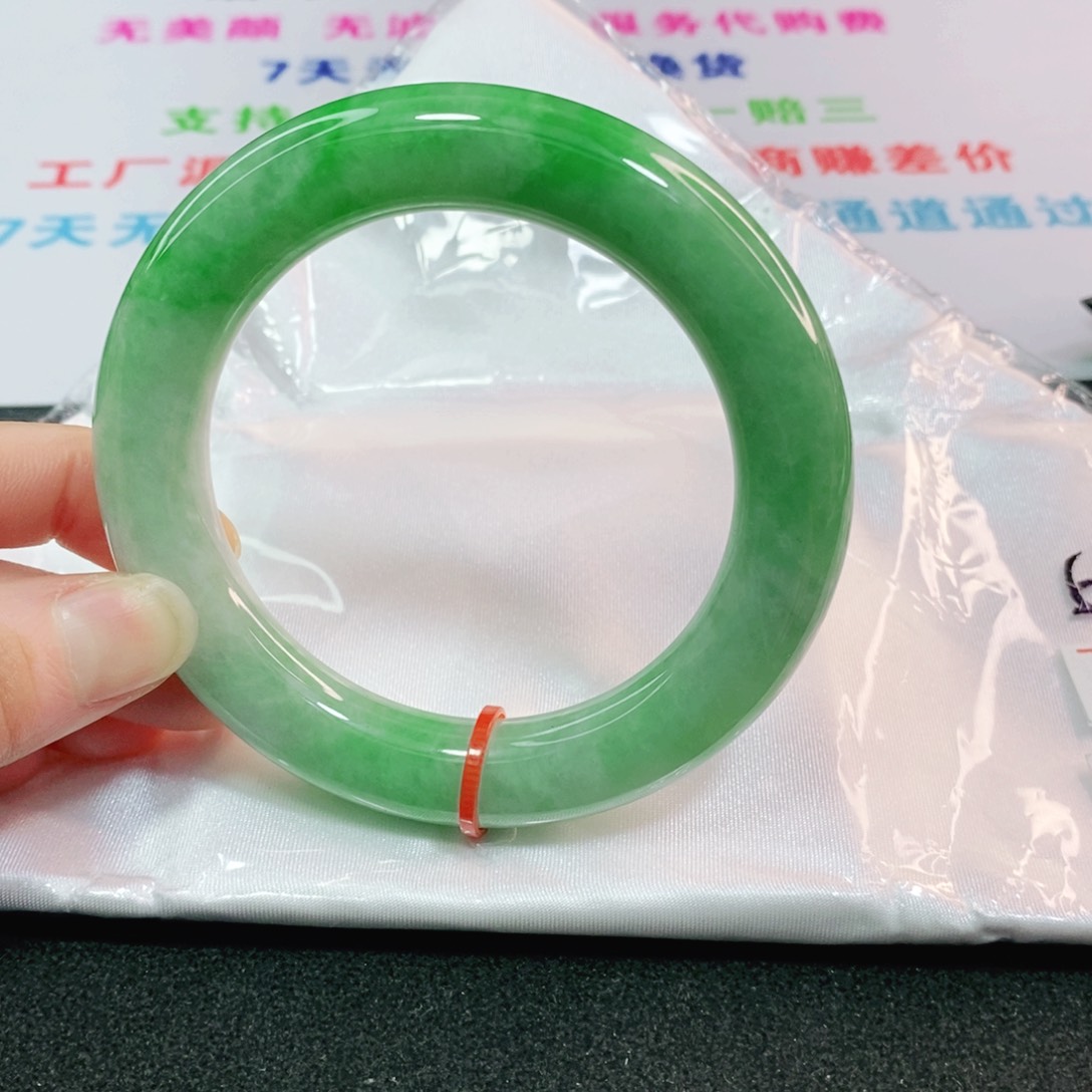 翡翠手镯未镶嵌M***y 56565656圆条