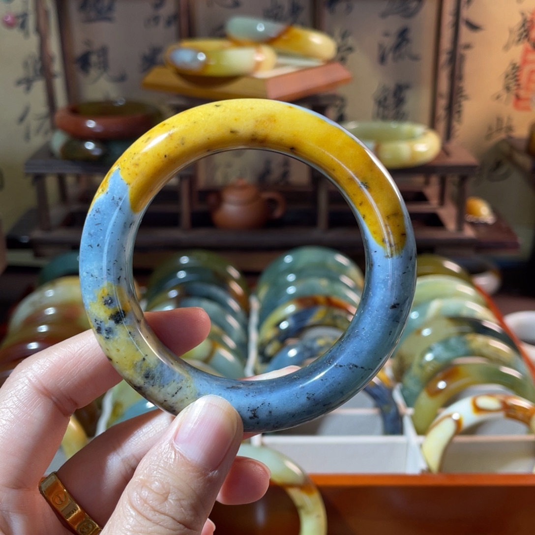 未镶嵌蛇纹石玉手镯