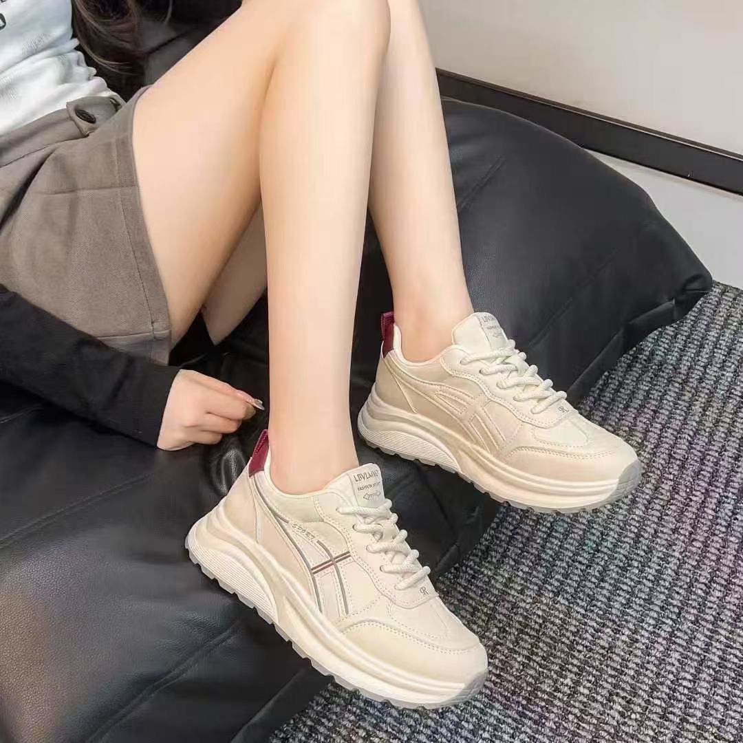 秋季新款百搭厚底轻便软底女款休闲运动鞋