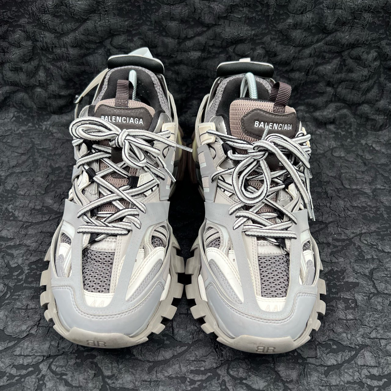 95新 Balenciaga/巴黎世家 Track 灰白LED老爹鞋 44码/95新/无配