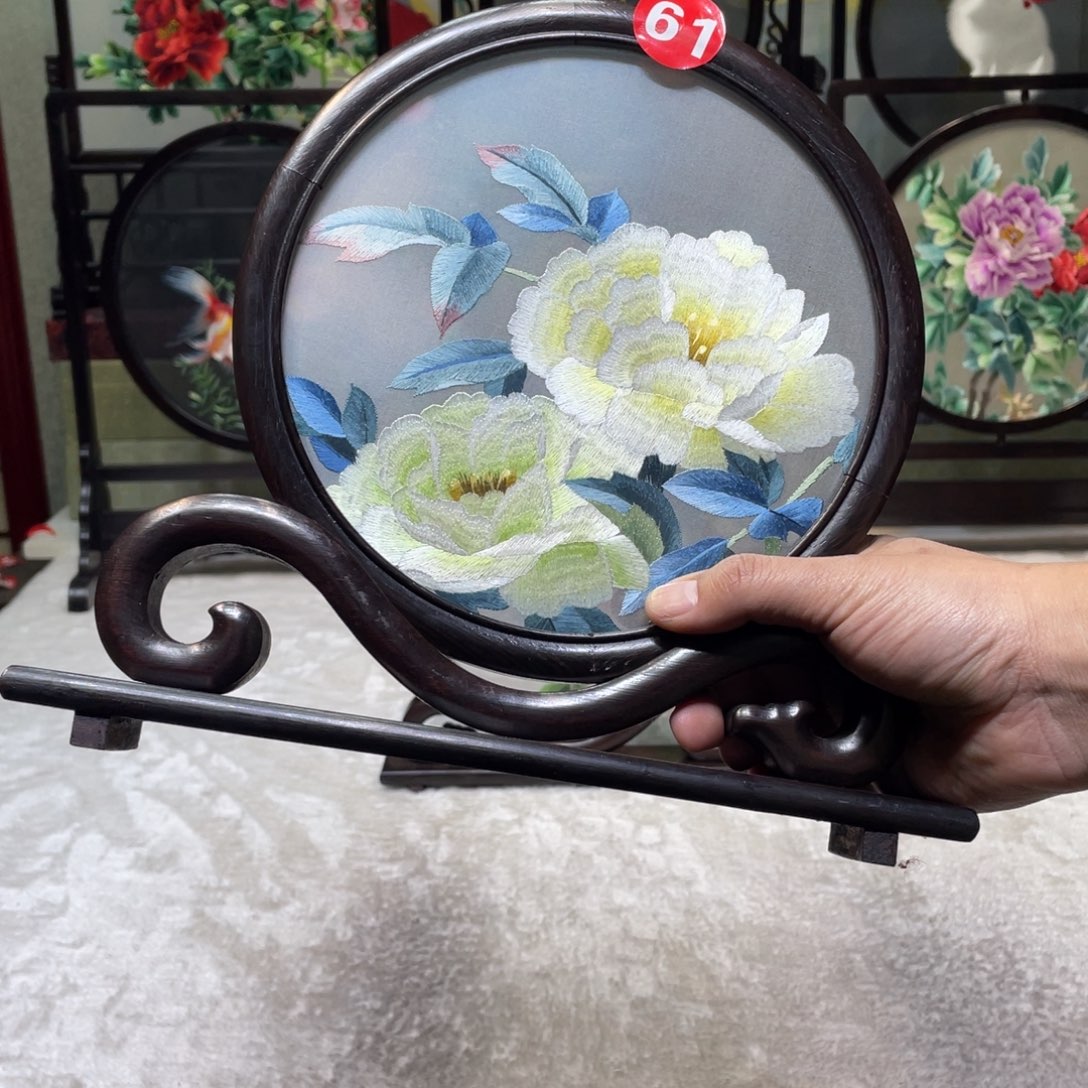 刺绣非遗传承摆件