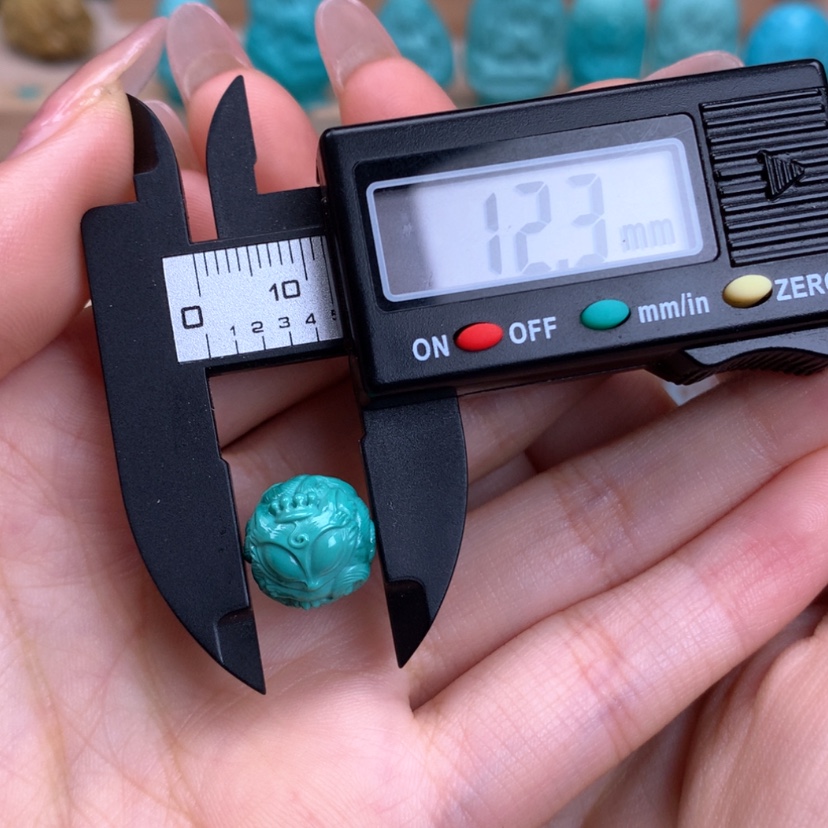 【闪购商品】绿松石雕刻未镶嵌