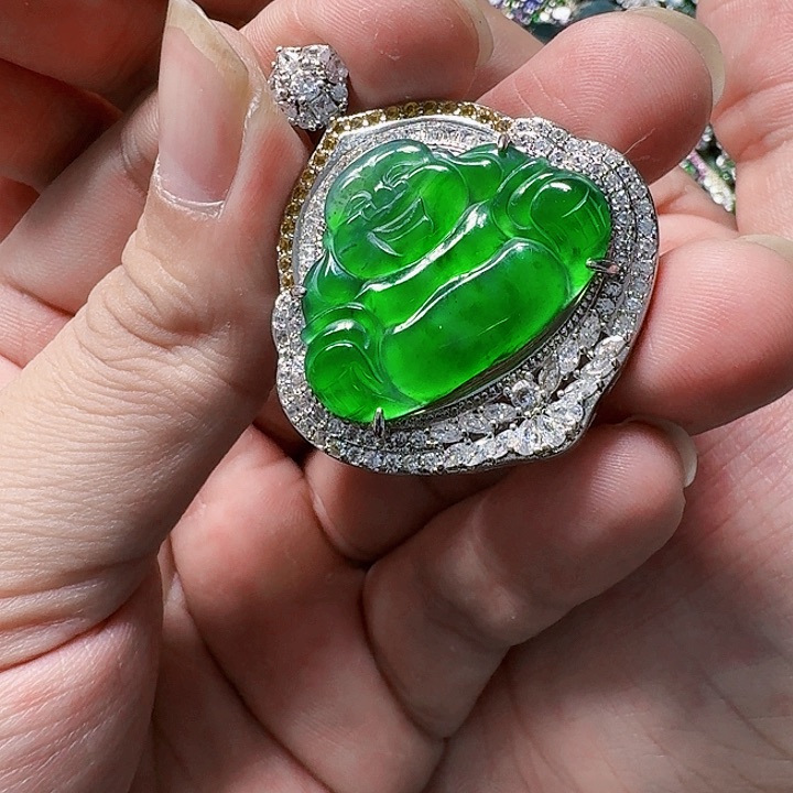 翡翠颈饰未镶嵌天然A货翡翠放漏