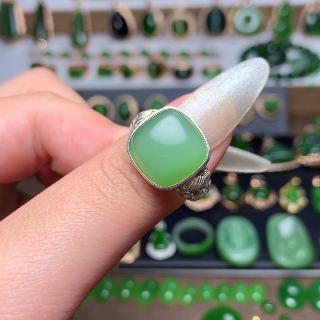 和田玉（碧玉）戒指未镶嵌