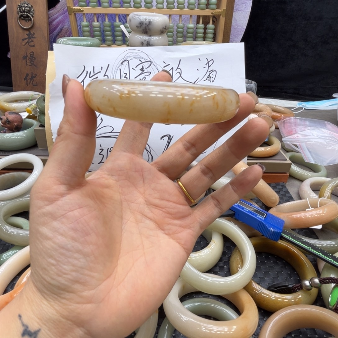 ～***~石英质玉未镶嵌手镯