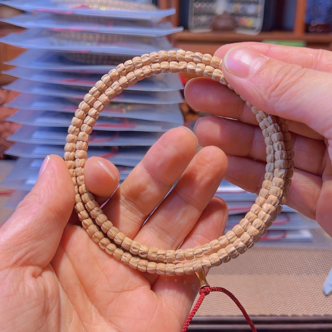 柏香籽/百香籽吊坠猛****腿