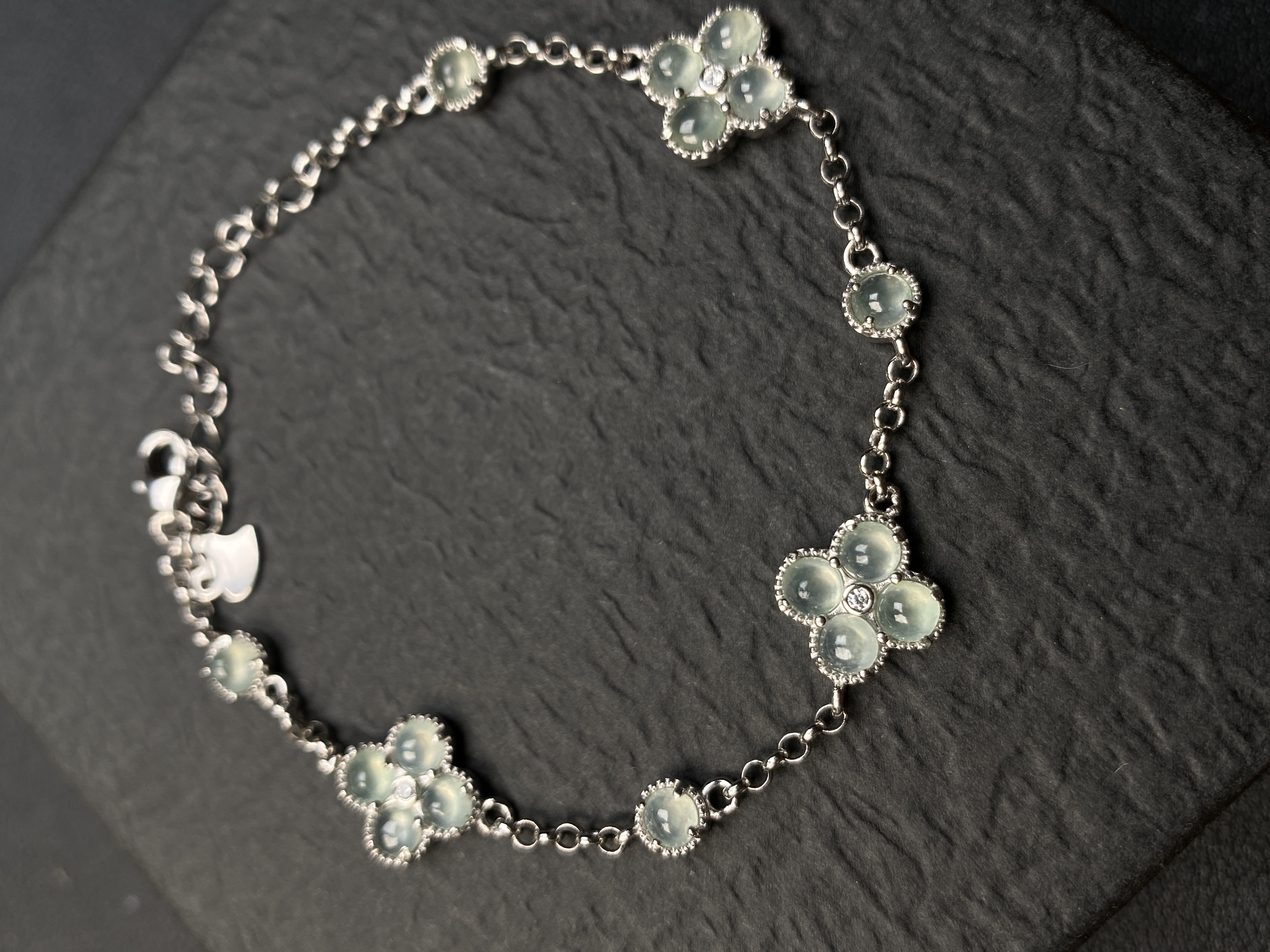 0913（小月源头）高冰种翡翠晴底四叶草手链干净肉细荧光足   