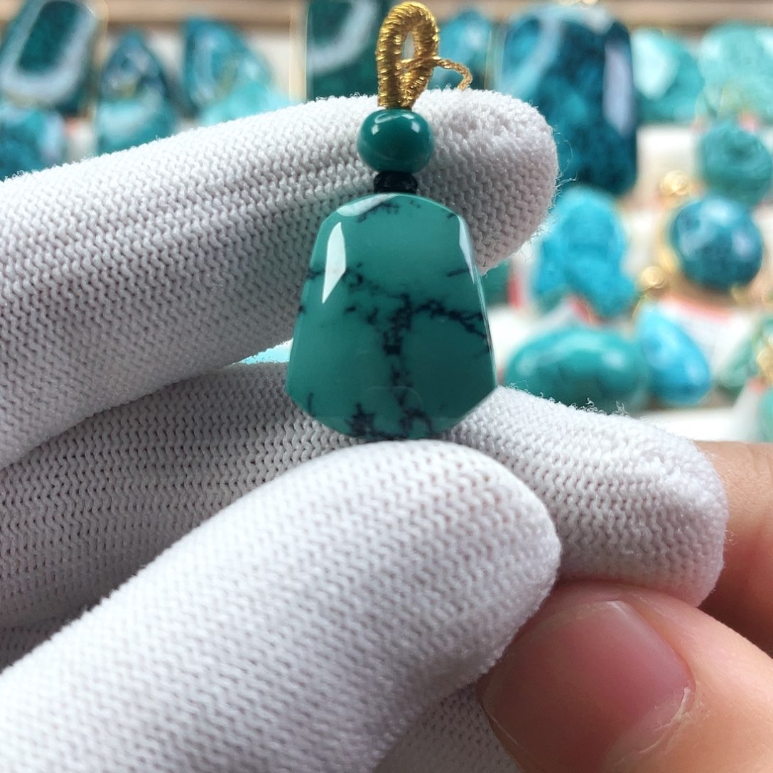 绿松石未镶嵌车挂