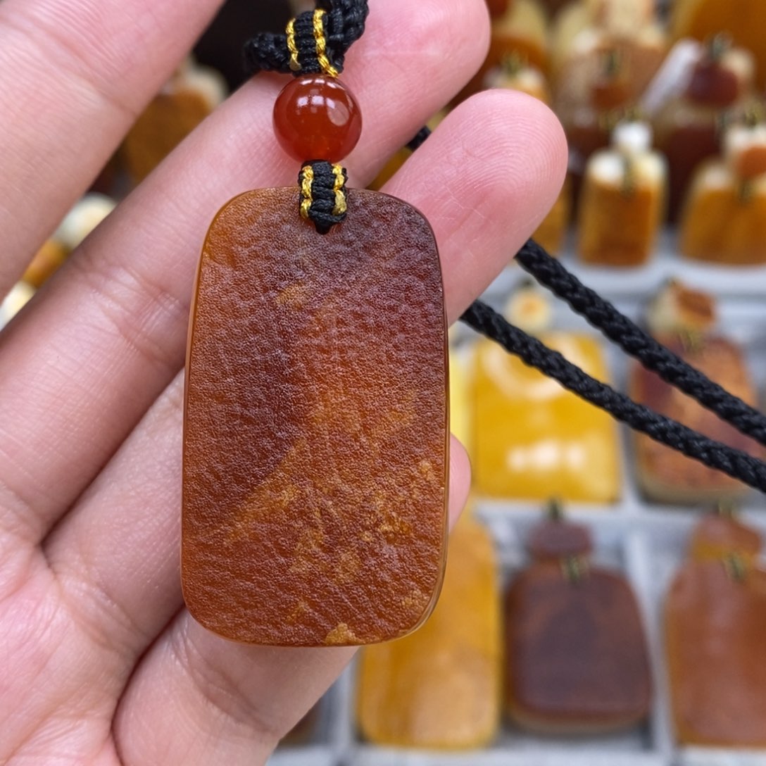 蜜蜡未镶嵌珠宝奇石