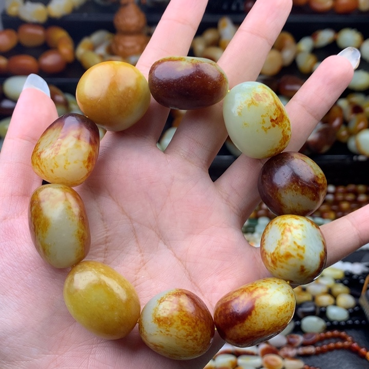 歡***邊未镶嵌手链和田玉