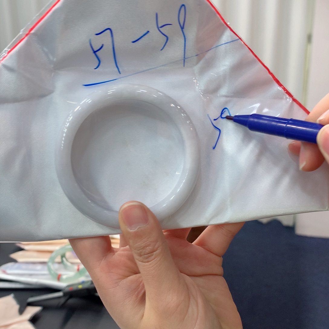 翡翠手镯未镶嵌买断