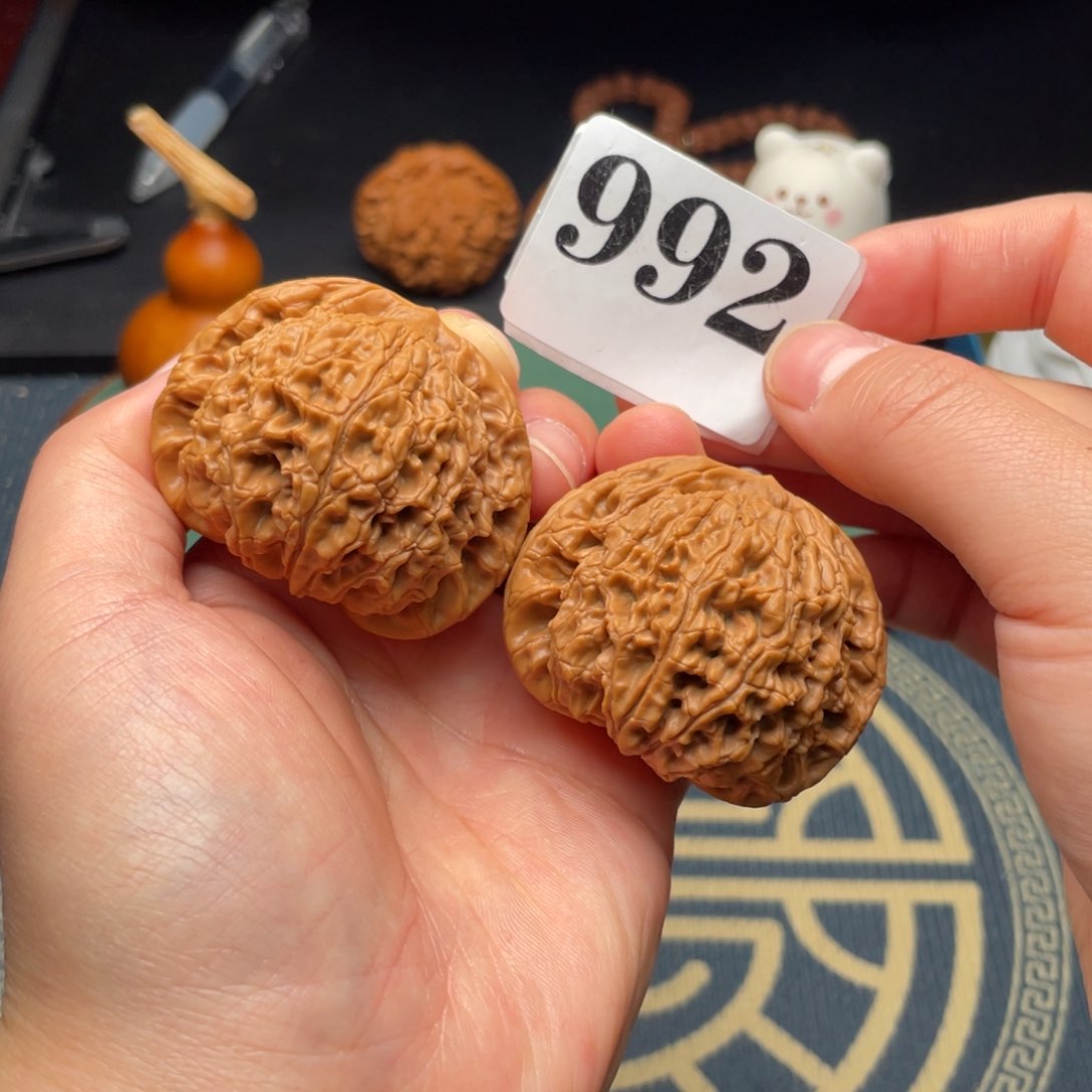 文玩核桃把件48水龙纹992号