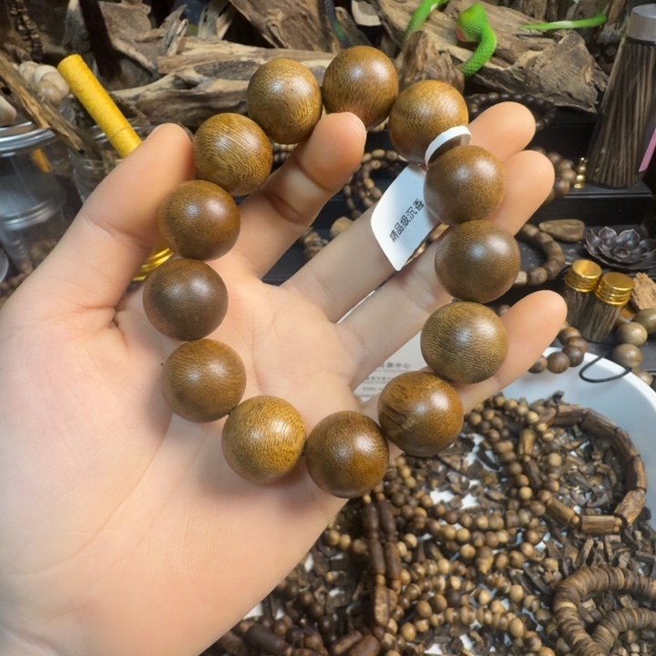 沉香碎屑沉香海南沉香黄油格1.8大20克➕沉香碎屑多样性