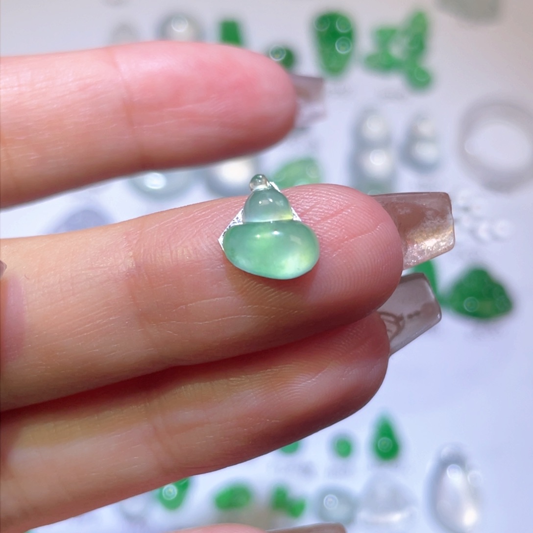 翡翠颈饰未镶嵌裸石