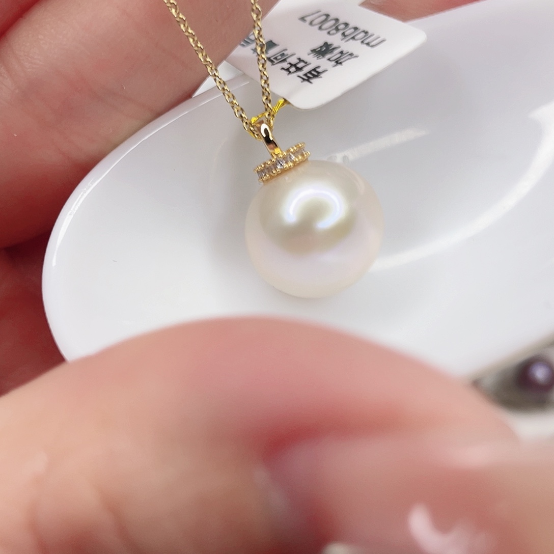淡水珍珠吊坠(赠链)未镶嵌