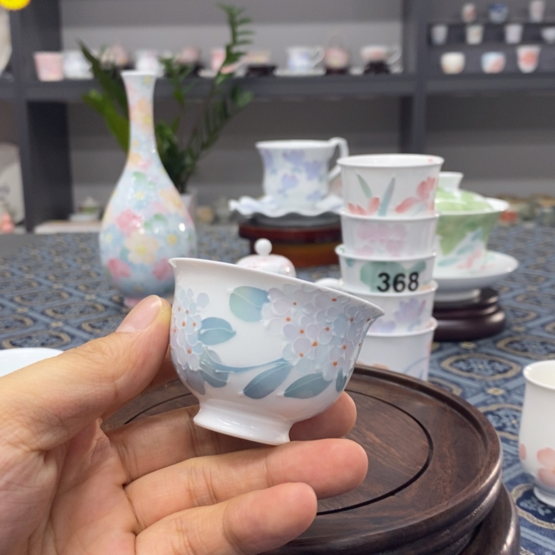绣球花釉下品茗杯