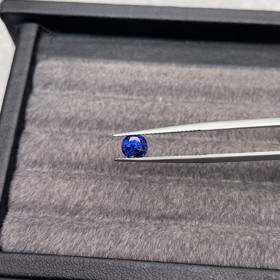 蓝宝石裸石未镶嵌1.1ct吉尔德皇家蓝