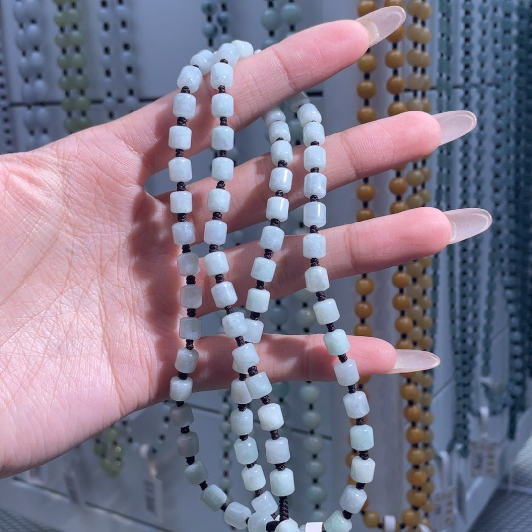 颈饰未镶嵌翡翠天然