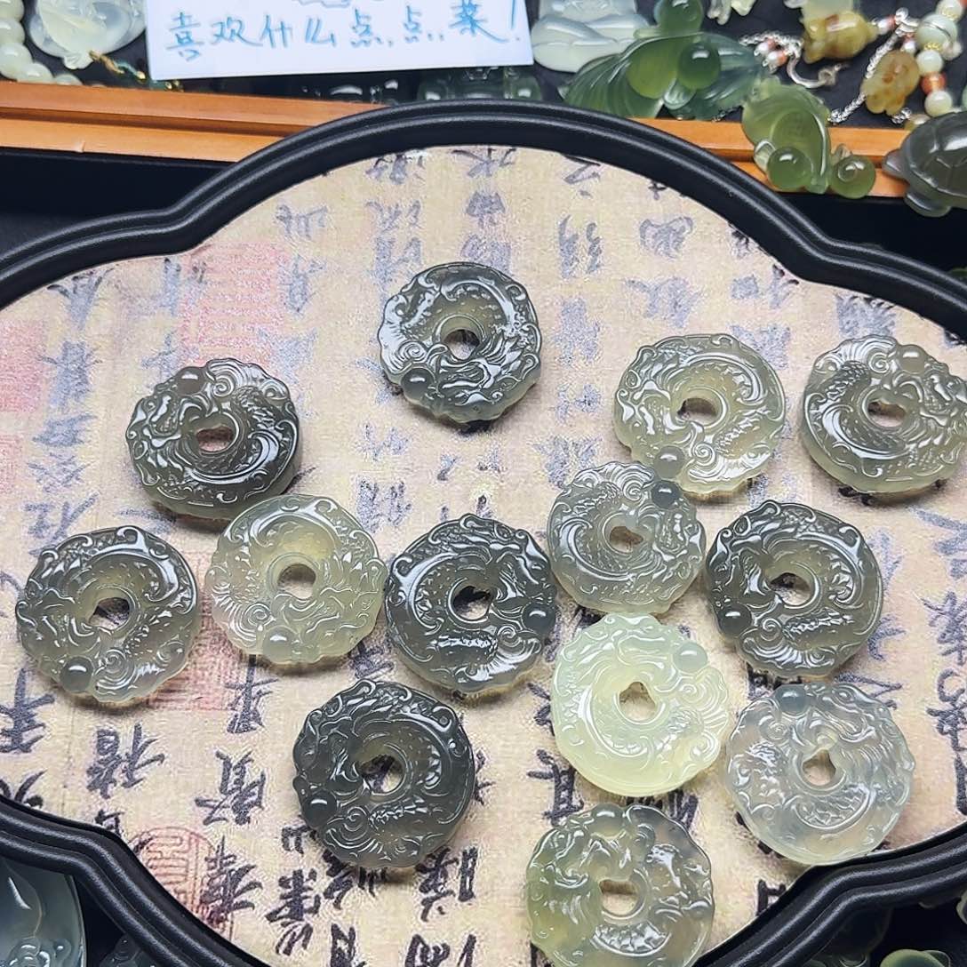 合金蛇纹石玉颈饰
