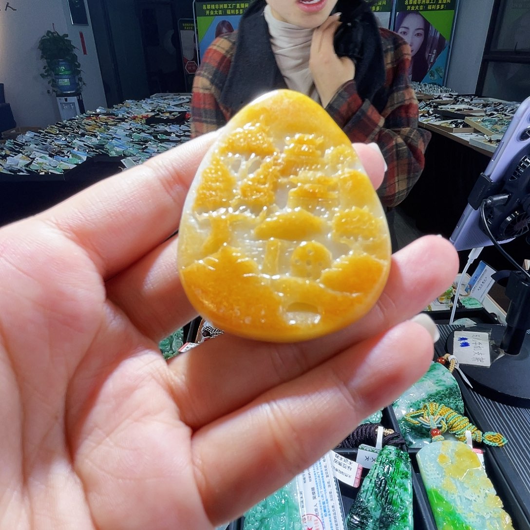 颈饰未镶嵌翡翠一