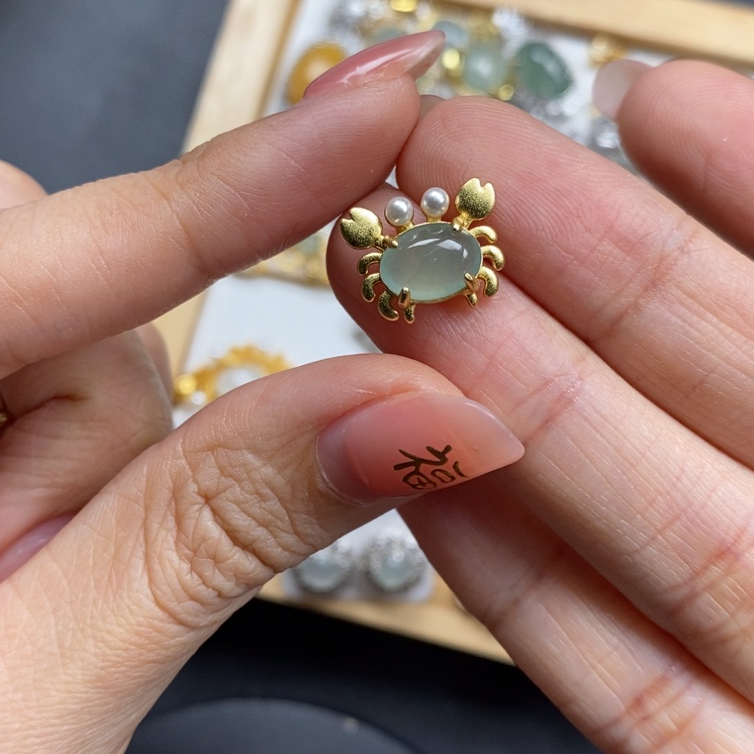 翡翠颈饰未镶嵌翡翠