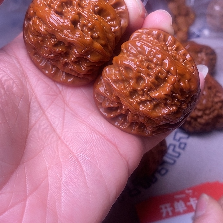 圆***点文玩核桃吊坠狮子