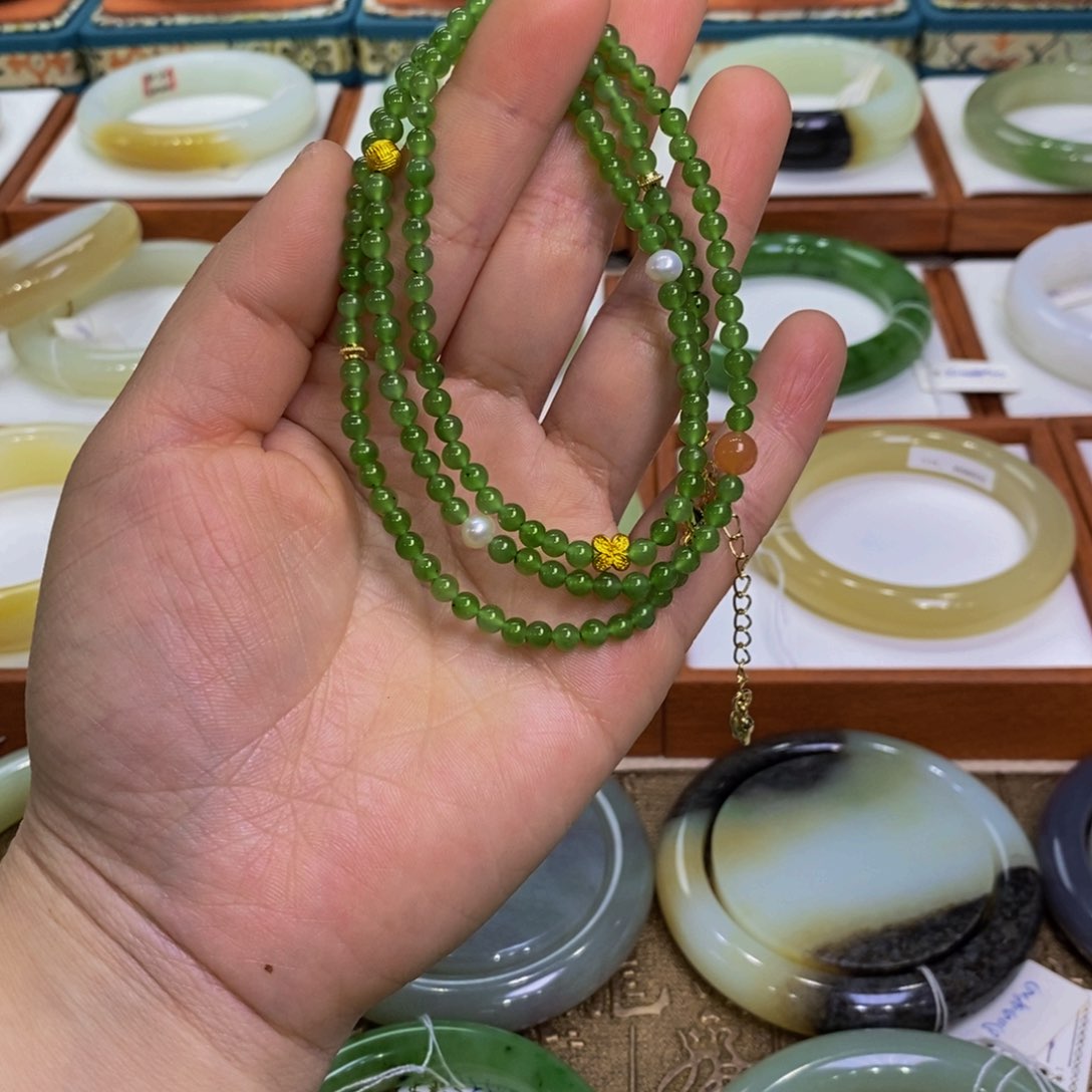 和田玉手镯未镶嵌碧玉卡4