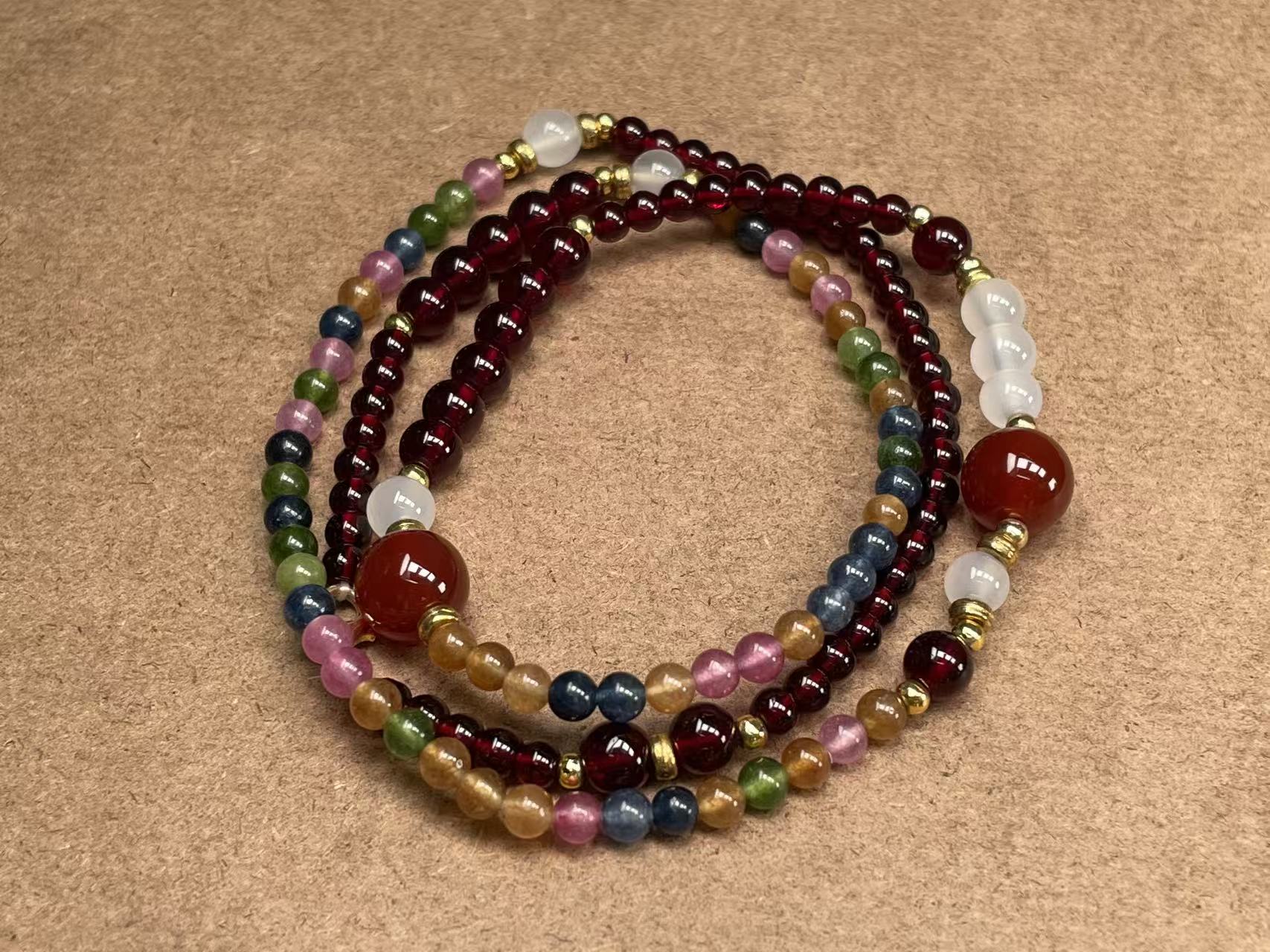 多圈石榴石拼碧玺精美手串 无礼盒 A010