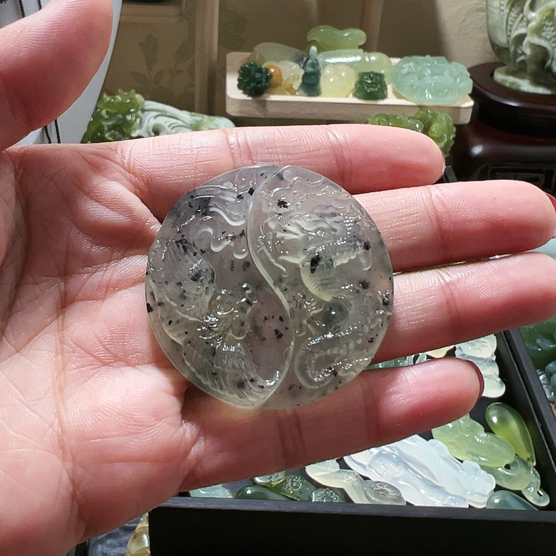 蛇纹石玉颈饰未镶嵌