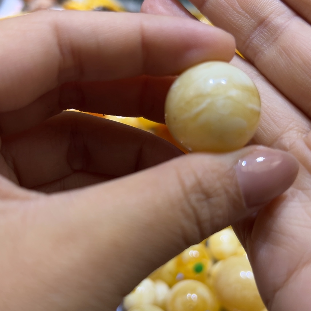 琥珀珠宝奇石未镶嵌