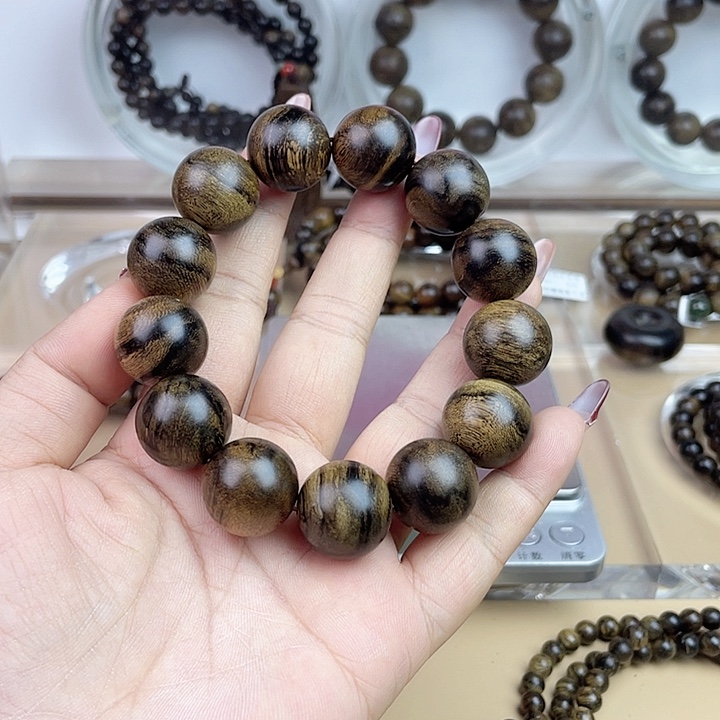 沉香手串刚*好越南芽庄白奇玉化留疤嘤子虎斑