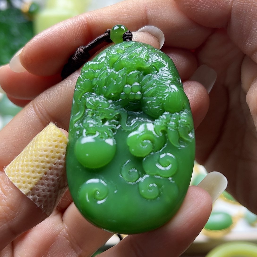 和田玉吊坠未镶嵌