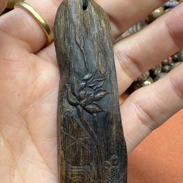 大叶紫檀（黑酸枝木类）