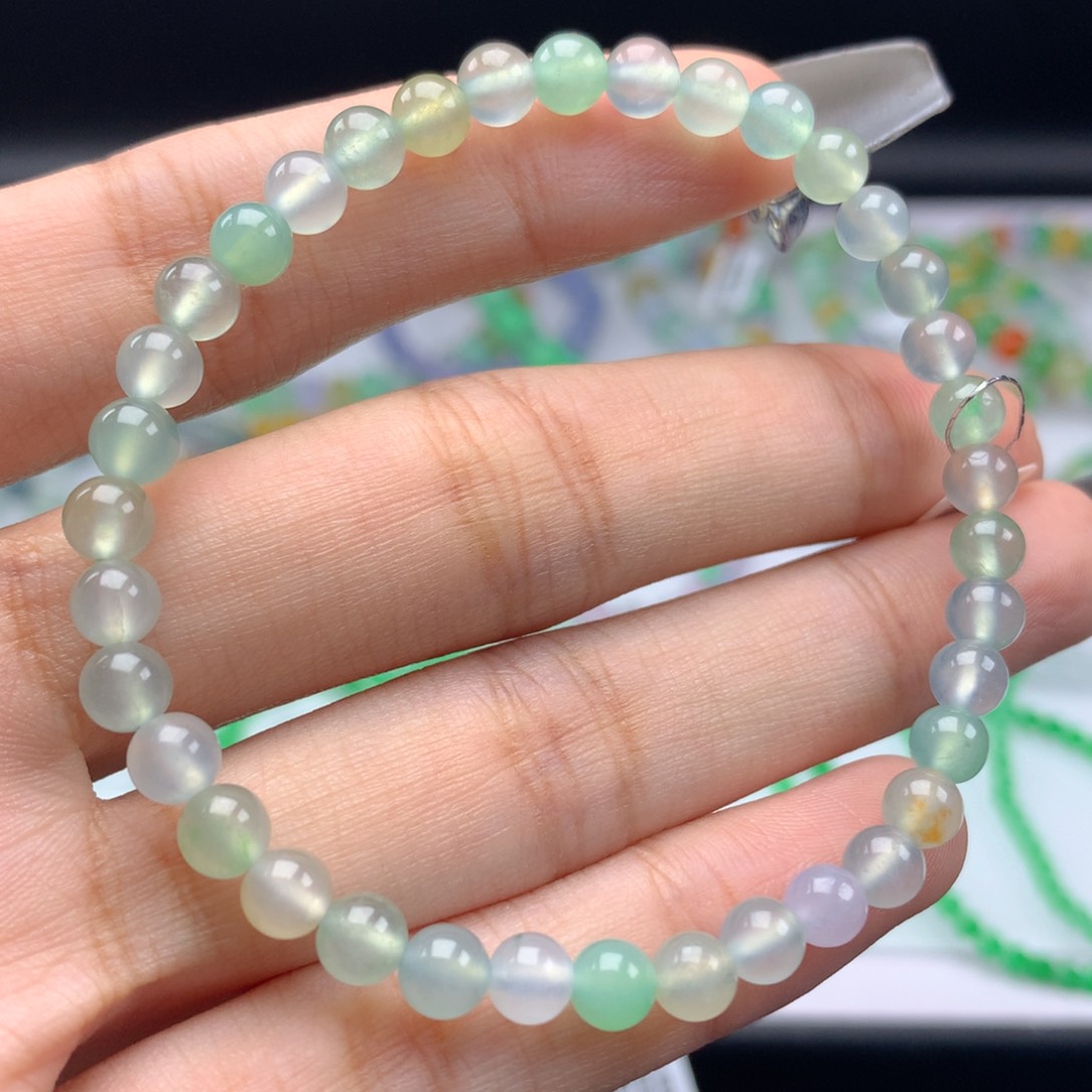 翡翠手链未镶嵌卡