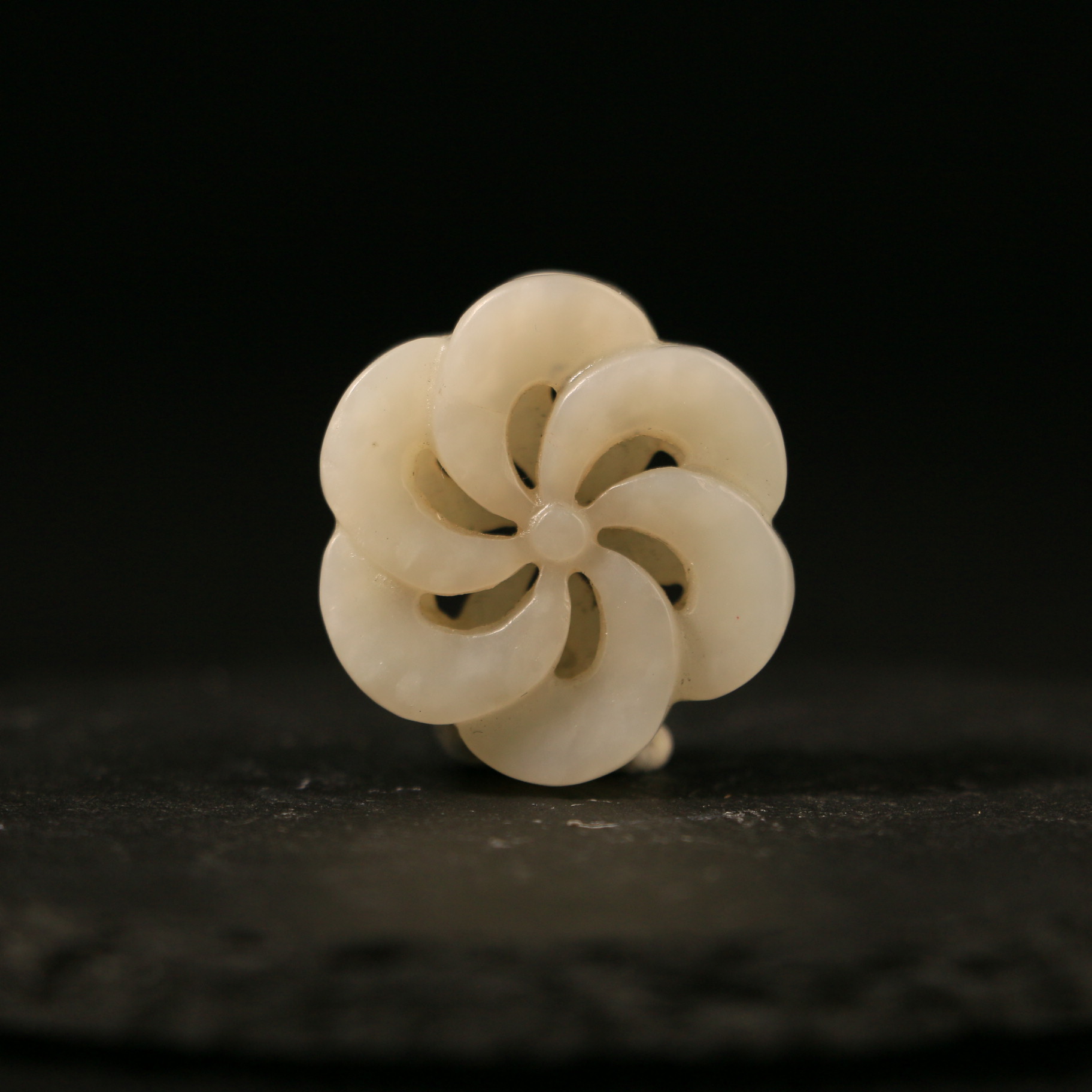 16F244  清  白玉曼陀罗佩