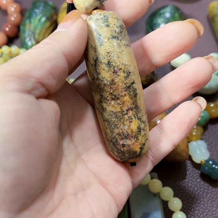 和田玉（糖玉）未镶嵌把件