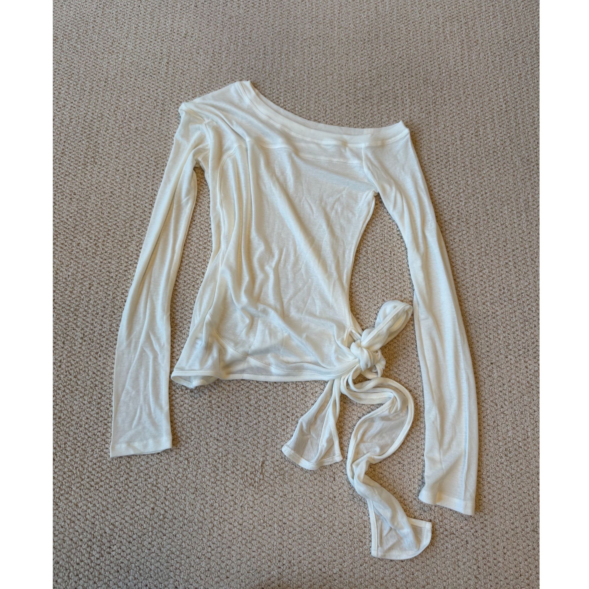 Amono-【气质简约】不规则斜肩绑带气质长袖打底衫