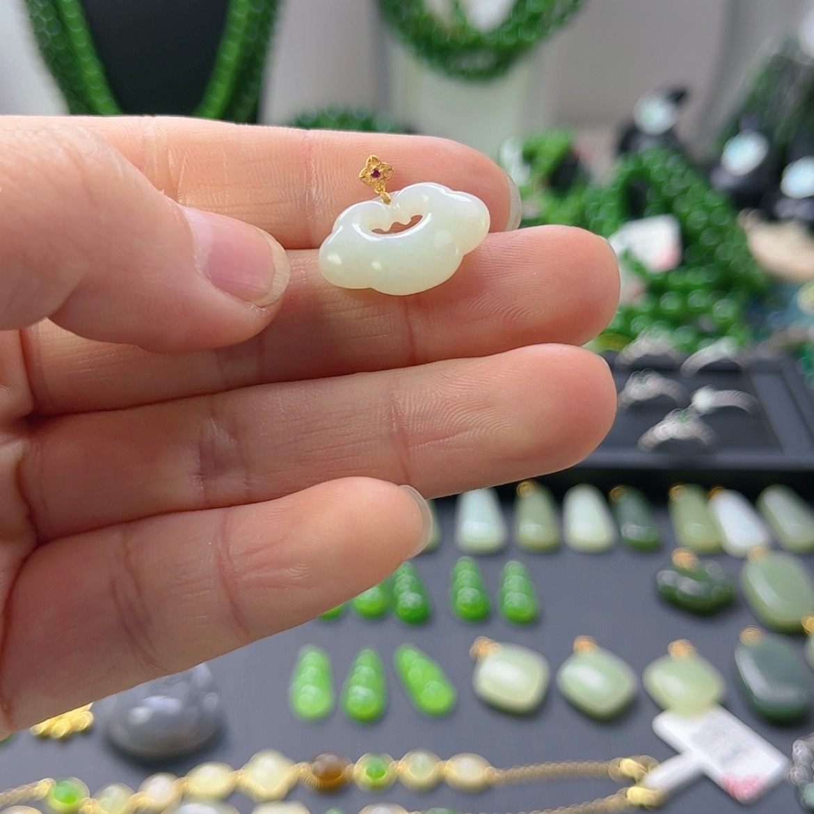 【闪购商品】和田玉颈饰18K金镶嵌