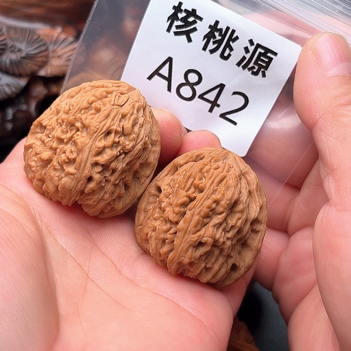 吊坠文玩核桃南疆石37