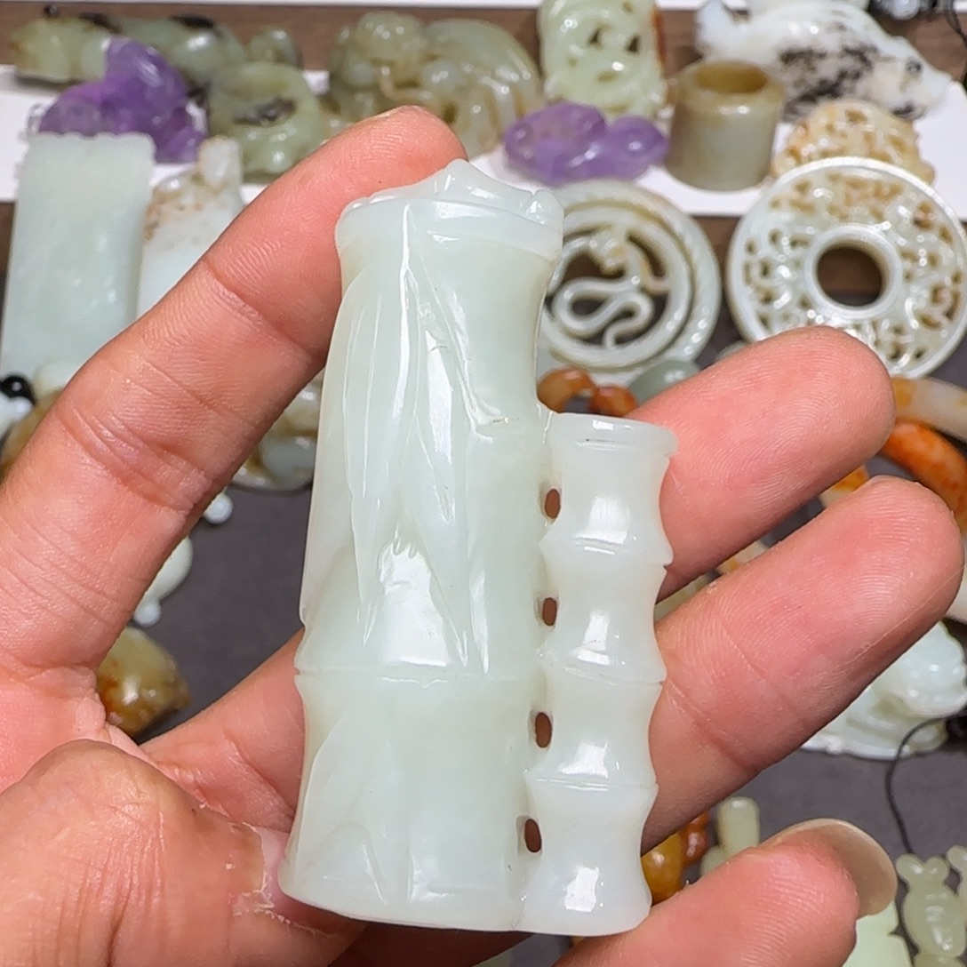 大***哥和田玉未镶嵌挂件