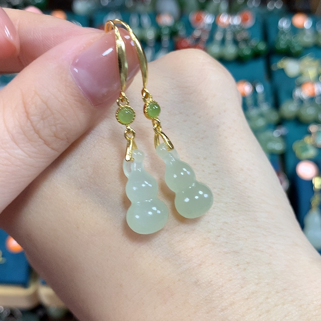 和田玉银S925镶嵌耳饰葫芦卡18